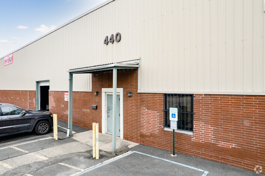 More Photos Of 440 Allwood Rd, Clifton Warehouse For Lease