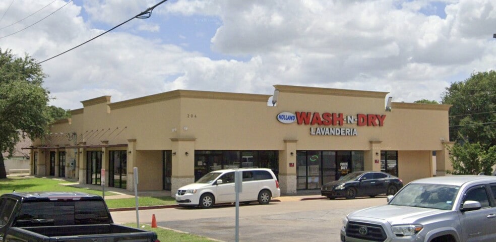 Primary Photo Of 204 Hollandale Cir, Arlington Freestanding For Lease