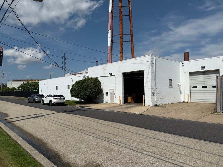More Photos Of 218 Putcan Ave, Essington Industrial For Lease