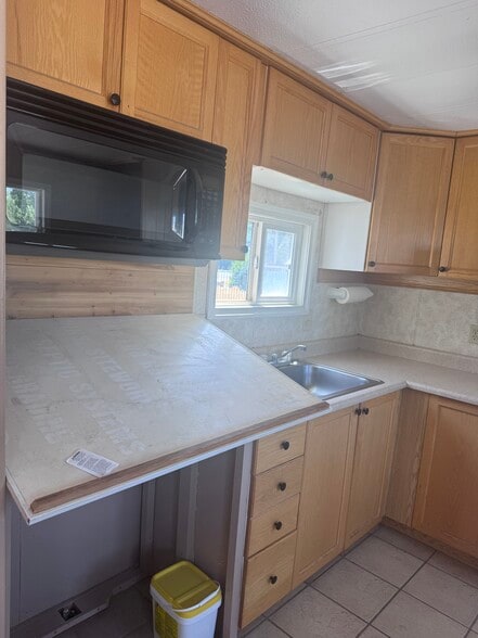 More Photos Of 727 Fruit Park Rd, Montrose Self Storage For Lease