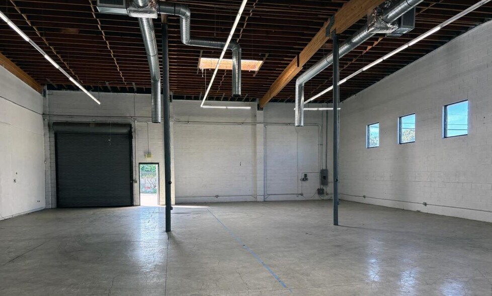 Primary Photo Of 3816-3822 W Jefferson Blvd, Los Angeles Warehouse For Lease