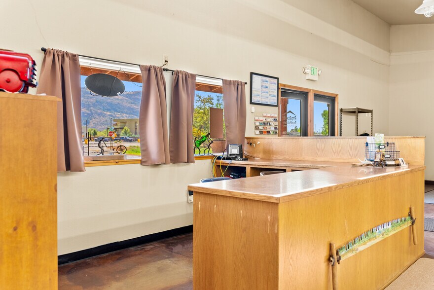 More Photos Of 911 19th Ave, Oroville Freestanding For Sale