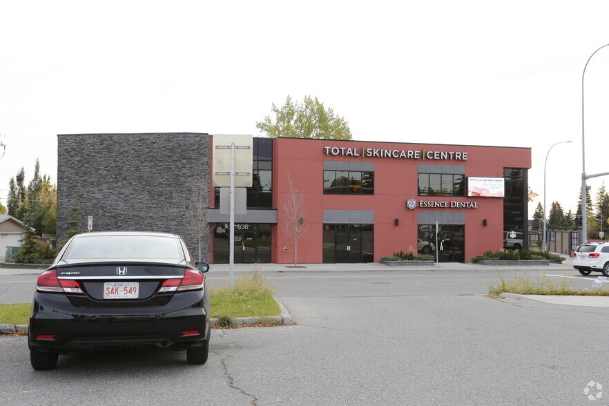 More Photos Of 636 45 St SW, Calgary Office For Sale