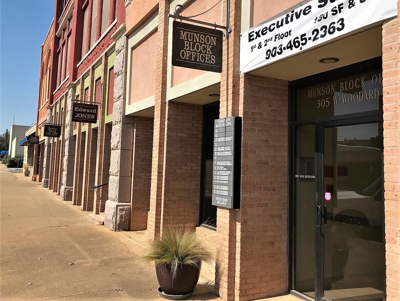 More Photos Of 301-305 W Woodard St, Denison Office For Lease