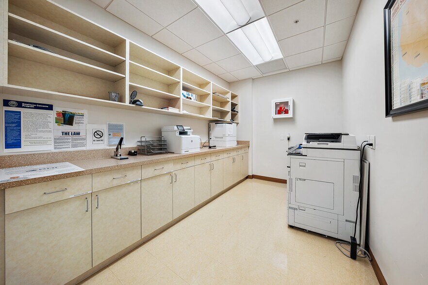 More Photos Of 500 Columbia Dr, West Palm Beach Office For Lease
