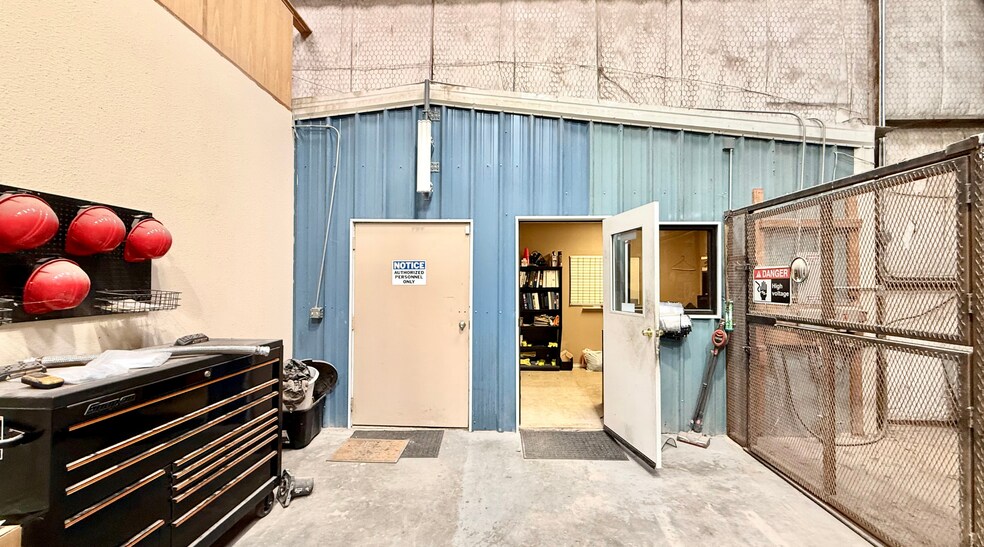 More Photos Of 14625 N Hollyhock Ave, Gardendale Warehouse For Sale