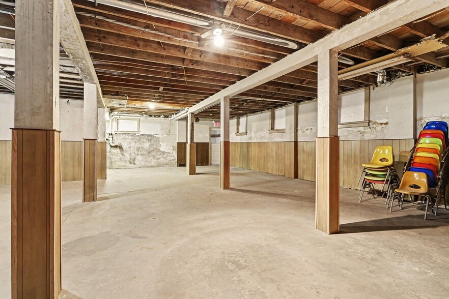 More Photos Of 9 W Shepard St, Hartford Religious Facility For Sale