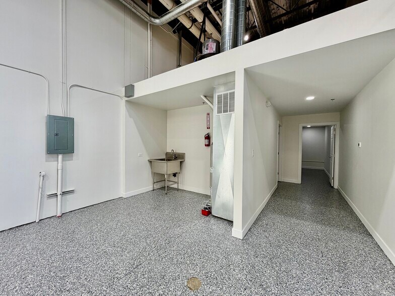 More Photos Of 18133 Lincoln Meadows Pky, Parker Self Storage For Sale