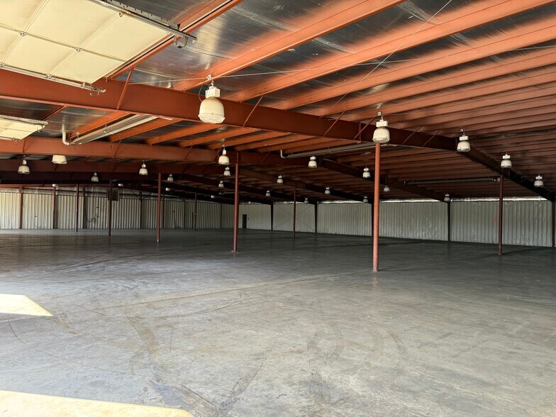 More Photos Of 1207 Roller Dr, Owensville Industrial For Lease