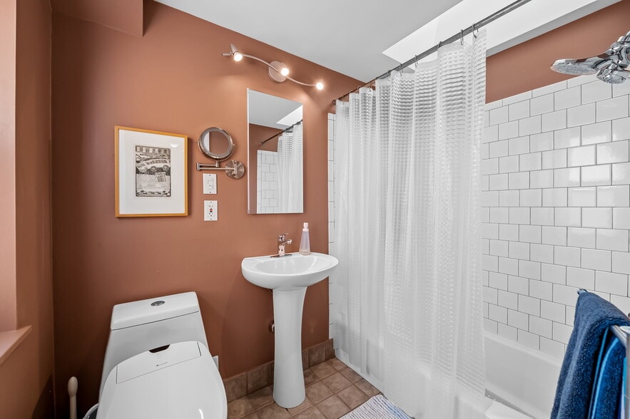 More Photos Of 1637 E Baltimore St, Baltimore Office Residential For Sale