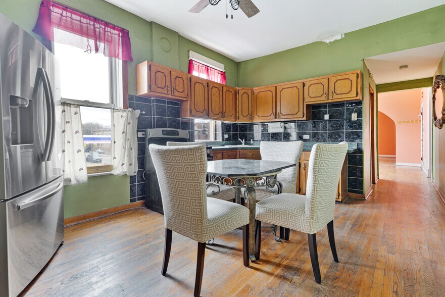 More Photos Of 3000 W Diversey Ave, Chicago General Retail For Sale