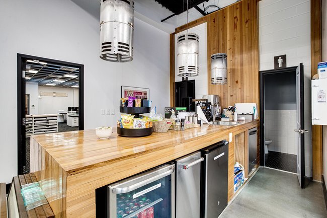 More Photos Of 3020 Yost Pl NE, Washington Flex For Lease