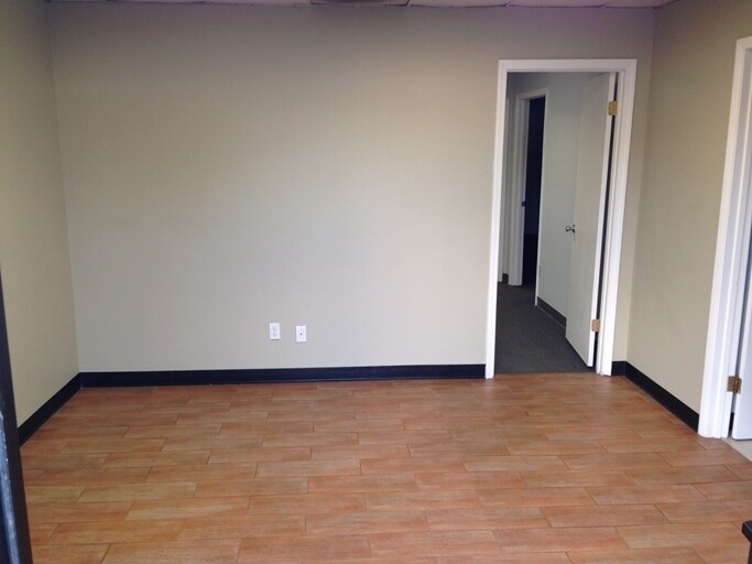 More Photos Of 3028 Mercury Rd, Jacksonville Warehouse For Lease