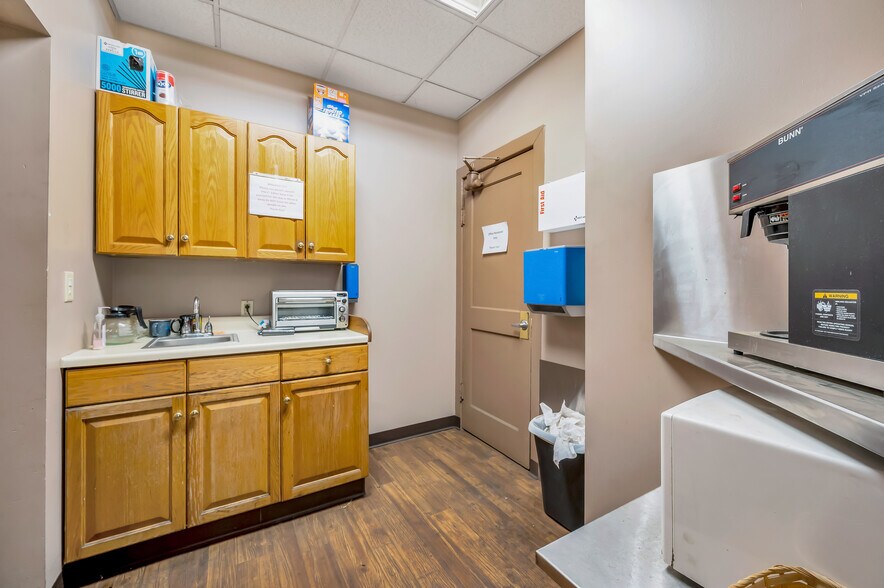 More Photos Of 373 High St, Wilkes Barre Manufacturing For Lease