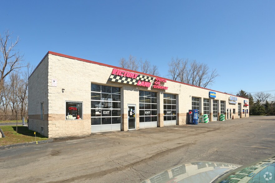 More Photos Of 51300-52300 W Huron River Dr, Belleville Auto Repair For Lease