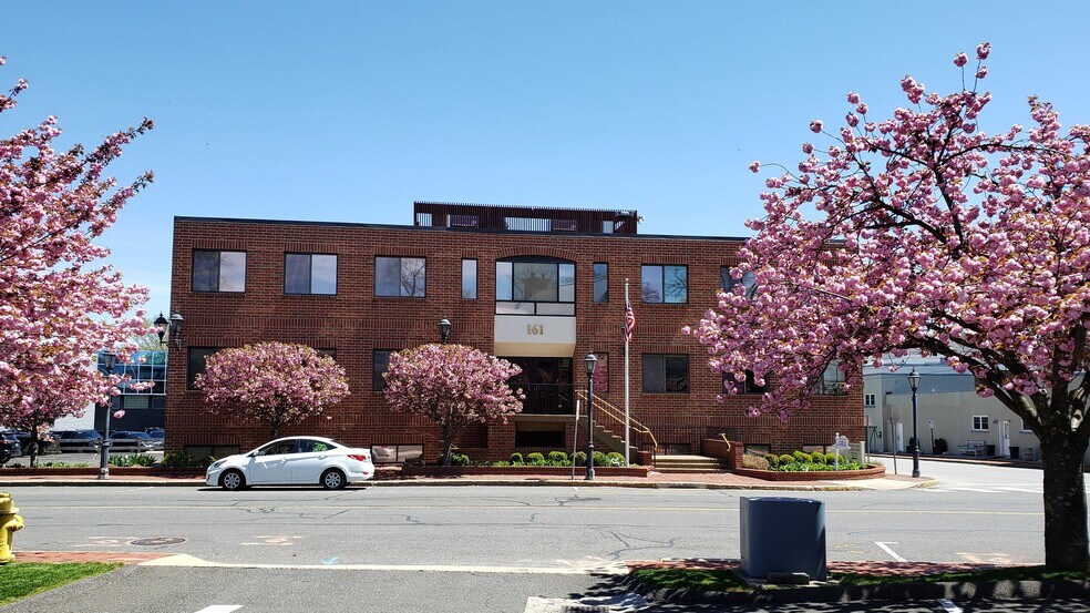 More Photos Of 161 Cherry St, New Canaan Office For Lease