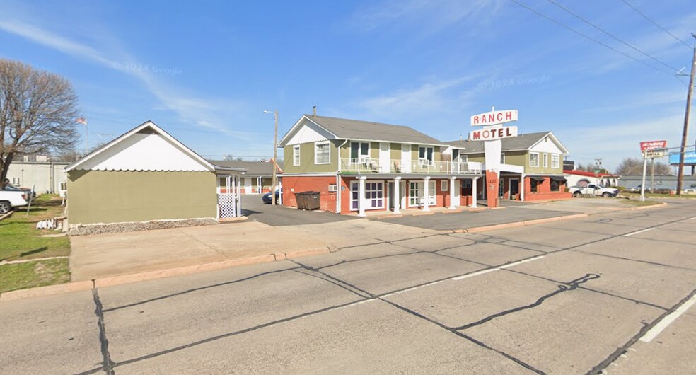 More Photos Of 1601 NW Cache Rd, Lawton Hotel For Sale