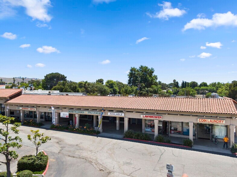 More Photos Of 950-1086 E Avienda Dlos Arboles, Thousand Oaks Unknown For Lease