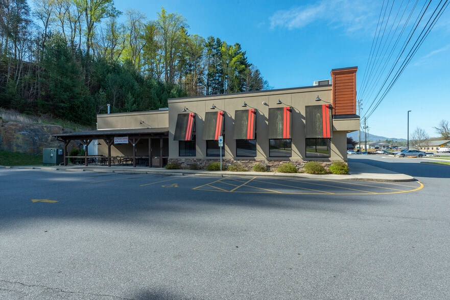 More Photos Of 3334 Asheville Rd, Waynesville Freestanding For Sale