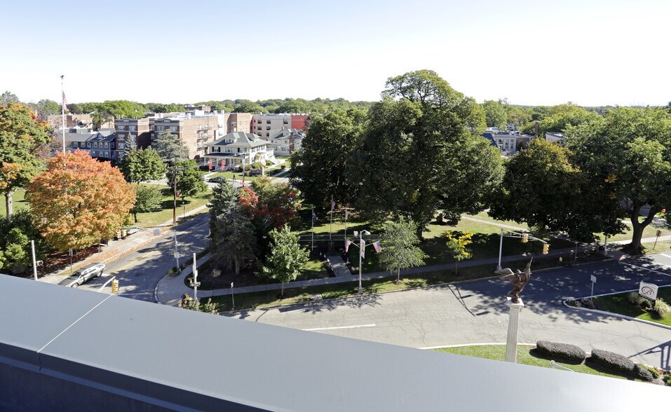 More Photos Of 56 Broad St, Bloomfield Apartments For Lease