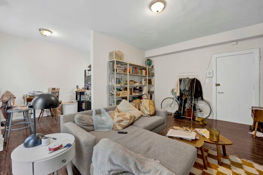 More Photos Of 1401 E Hyde Park Blvd, Chicago Apartments For Sale