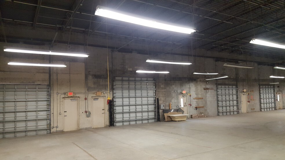 More Photos Of 1100 S Powerline Rd, Deerfield Beach Light Distribution For Sale