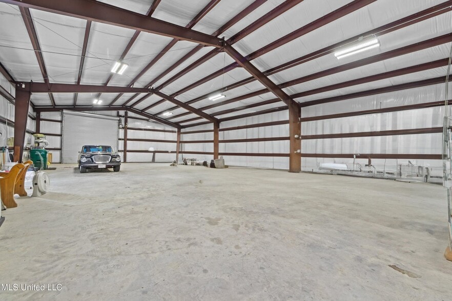 More Photos Of 2713 & 2717 15th Ave, Gulfport Light Distribution For Sale