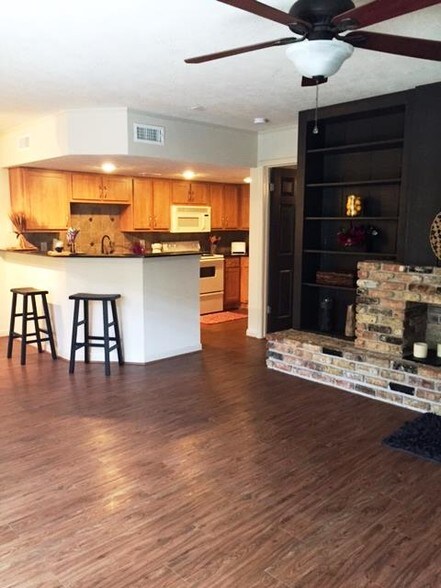 More Photos Of 2320 McCue Rd, Houston Apartments For Sale