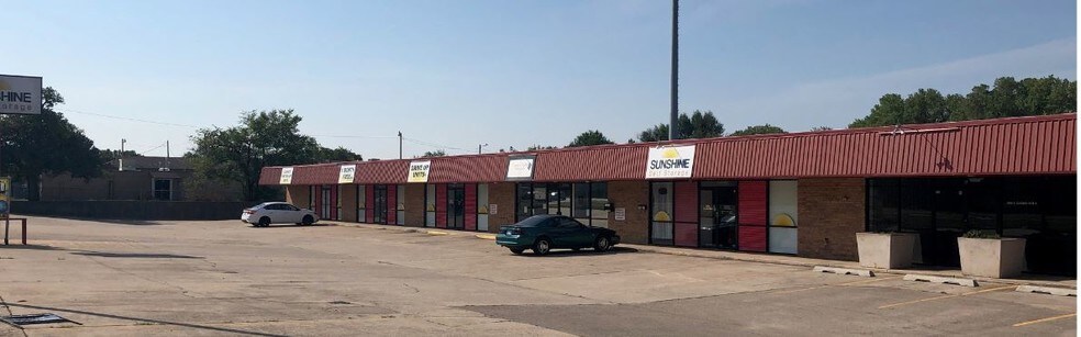More Photos Of 2400 S Classen Blvd, Norman General Retail For Lease