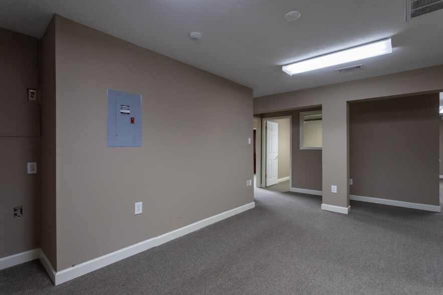 More Photos Of 2024 Arkansas Valley Dr, Little Rock Office For Sale