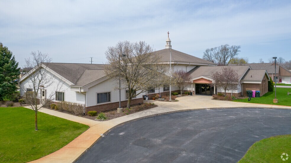 Primary Photo Of 21860 Pontiac Trl, South Lyon Religious Facility For Lease