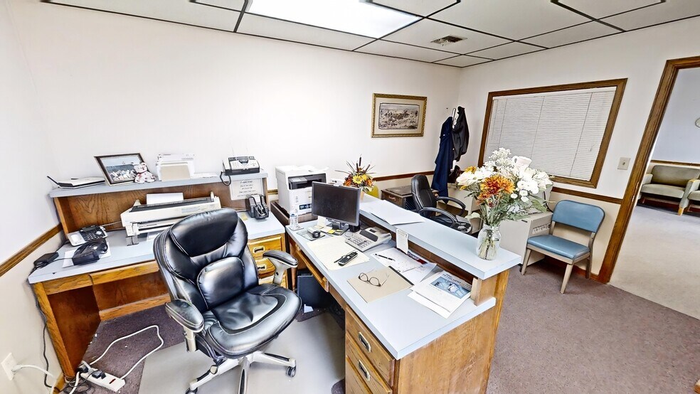 More Photos Of 103-105 103-105 E 27th St, Hays Office For Sale