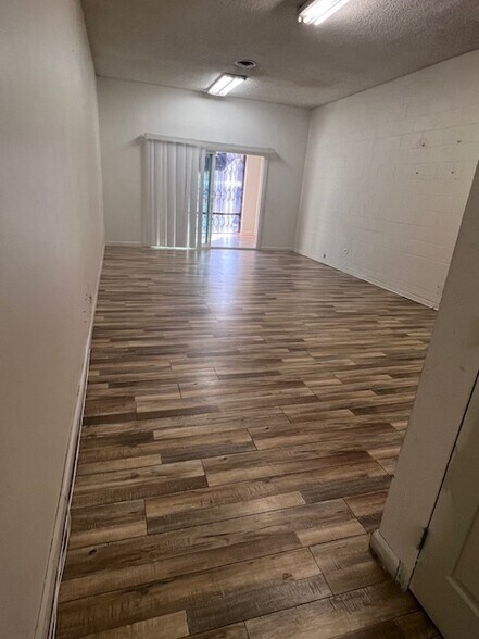 More Photos Of 4327-4329 Tweedy Blvd, South Gate Storefront For Sale