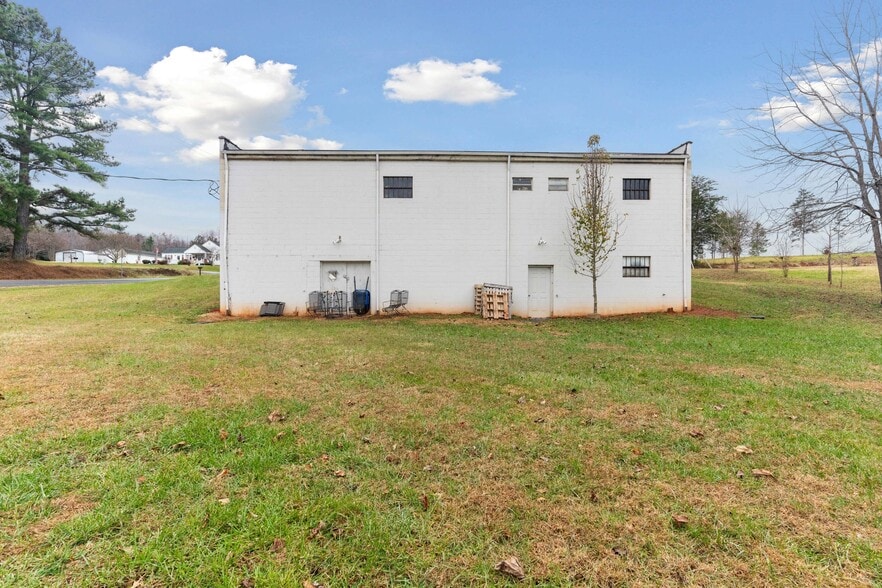 More Photos Of 3628 Brights Rd, Pittsville General Retail For Sale