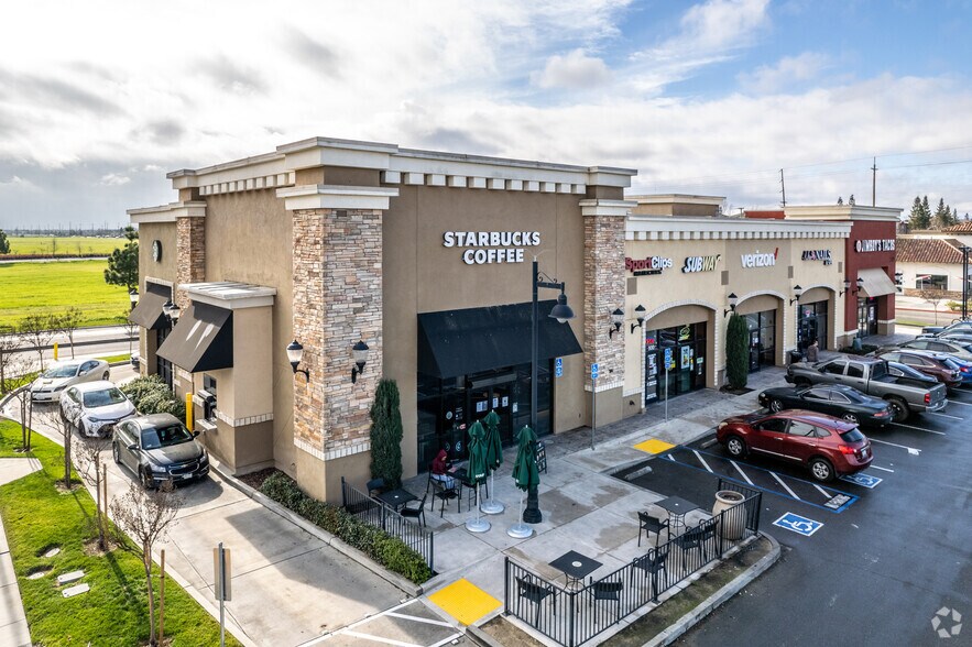 More Photos Of 2185 Bronze Star Dr, Woodland Unknown For Lease