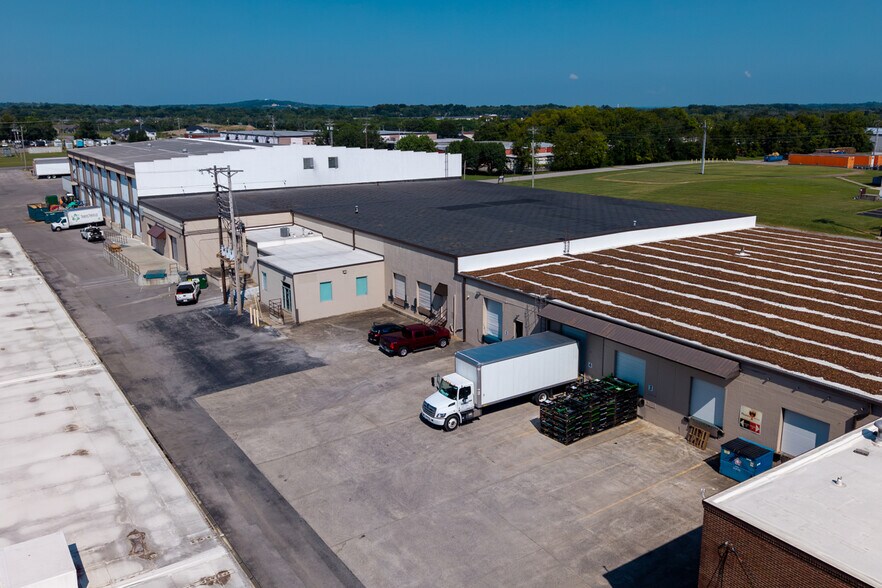 More Photos Of 216 Hartmann Dr, Lebanon Distribution For Lease