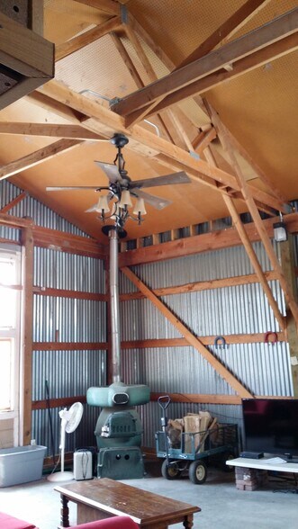 More Photos Of 105 E Court Dr, Merrill Hotel For Sale