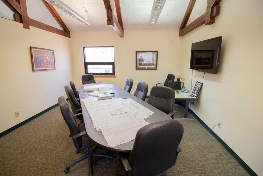 More Photos Of 310 Custer Dr, Battle Creek Medical For Lease