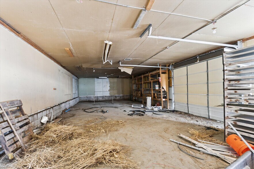 More Photos Of 211 Lee St, Saginaw Manufacturing For Sale