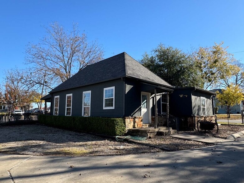More Photos Of 301 N Alamo Rd, Rockwall Office For Lease