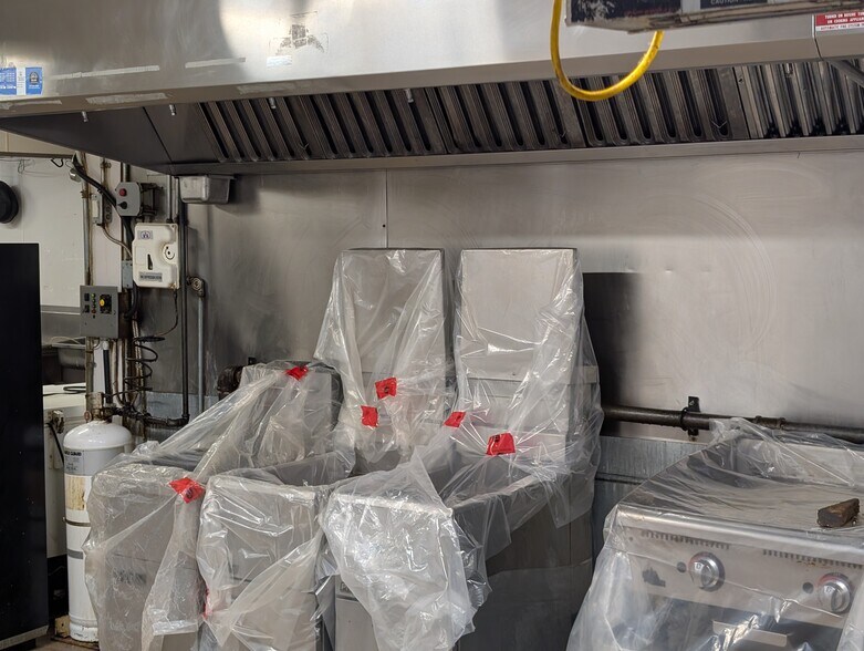 More Photos Of 2300 Wharncliffe Rd S, London Restaurant For Sale