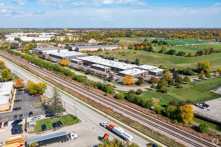 More Photos Of 1941-2019 Johns Dr, Glenview Warehouse For Lease