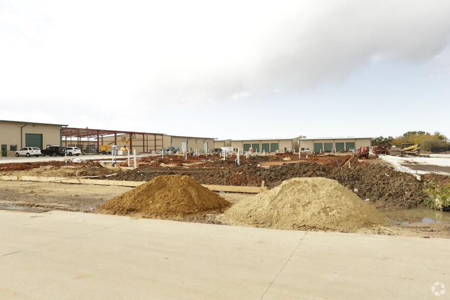 More Photos Of 122 Rose Ln, Frisco Warehouse For Sale