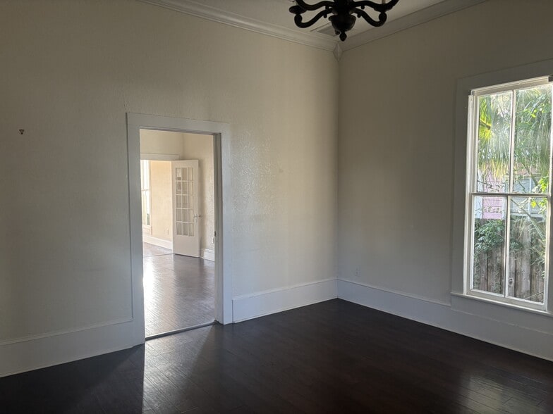 More Photos Of 117 S French Ave, Sanford Restaurant For Lease
