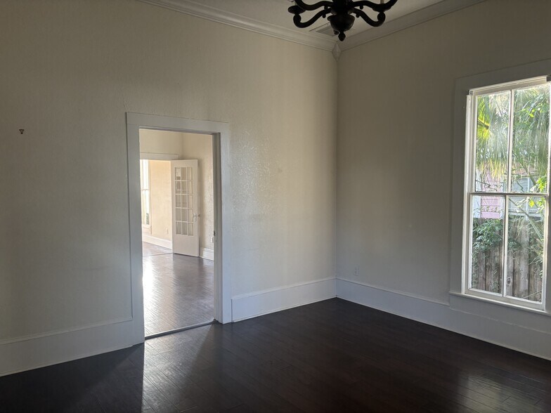More Photos Of 117 S French Ave, Sanford Restaurant For Lease