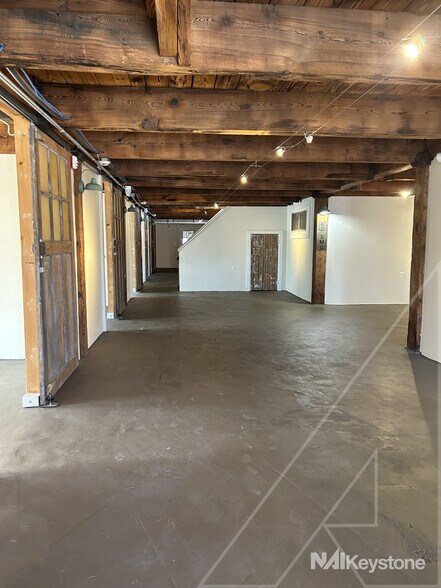 More Photos Of 715 Clinton St, Reading Light Distribution For Sale