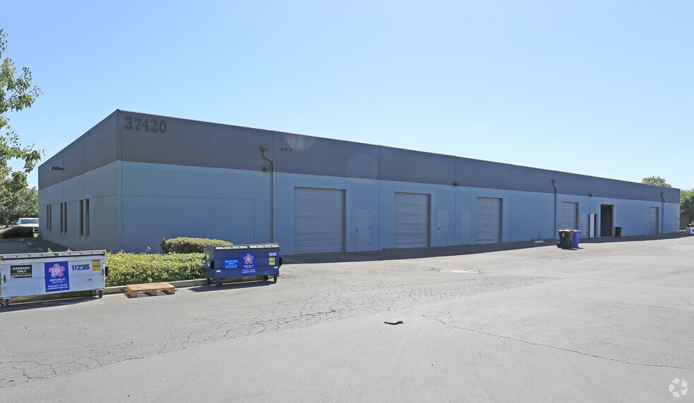 More Photos Of 37300 Cedar Blvd, Newark Unknown For Lease