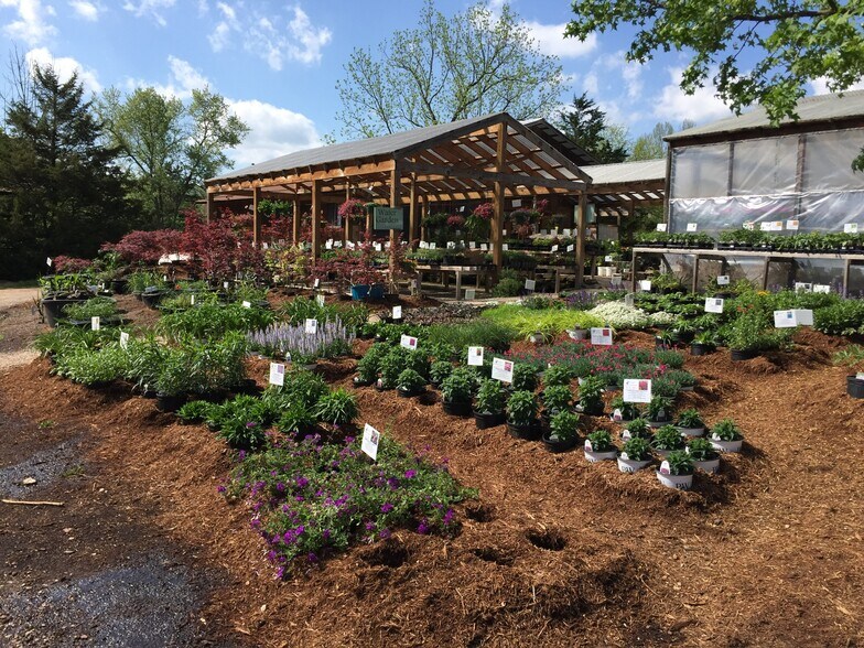 Primary Photo Of 2798 Highway 23 N, Eureka Springs Garden Center For Sale