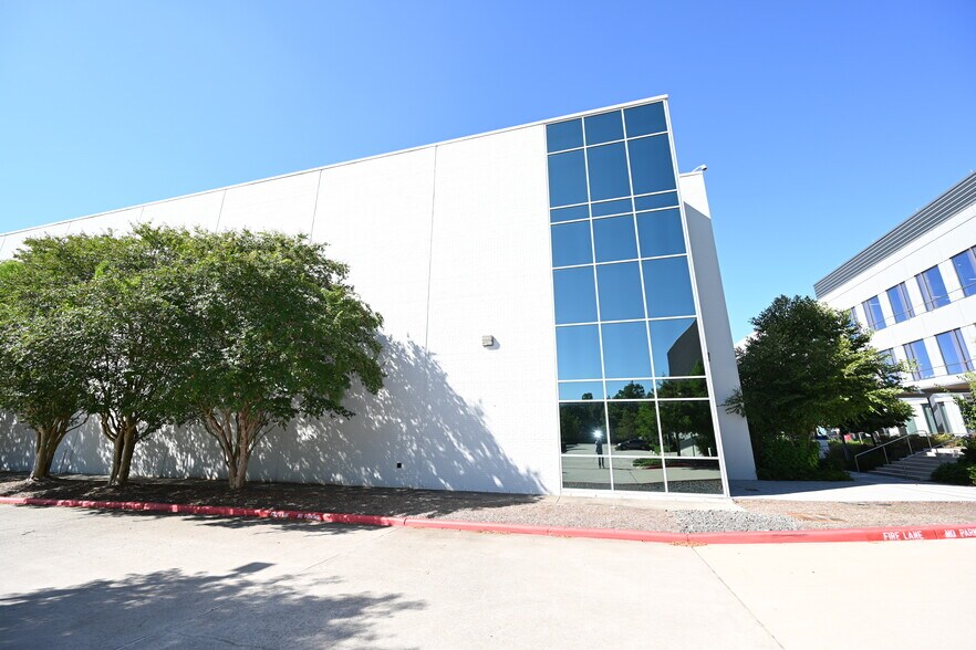 More Photos Of 8800 Technology Forest Pl, The Woodlands Unknown For Lease