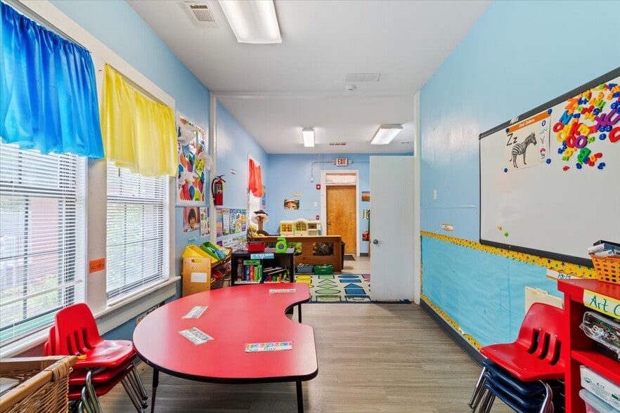 More Photos Of 2365 County Line Rd, Atlanta Daycare Center For Sale